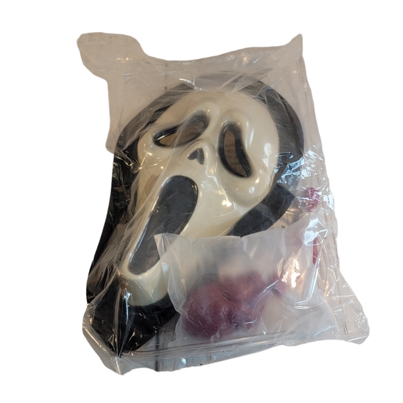 Ghost Face Bleeding Mask Vintage Scream Movie Inspired Chostume NWT - Picture 4 of 15